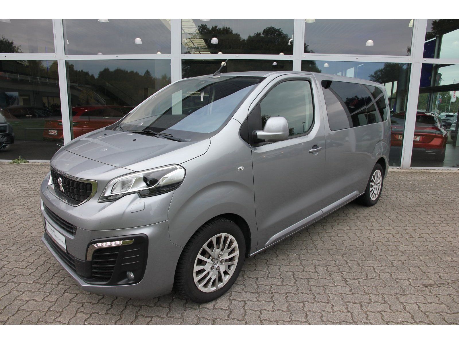Peugeot Traveller L2 Active HDI 150 Carplay Standheizung