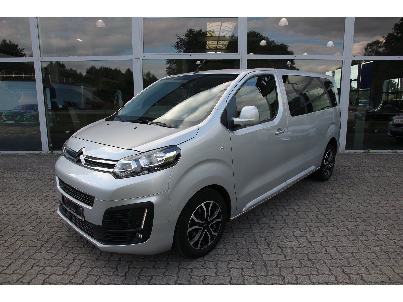 Citroën SpaceTourer HDi 180 FAP M (L2) Navi Sitzh. AHK