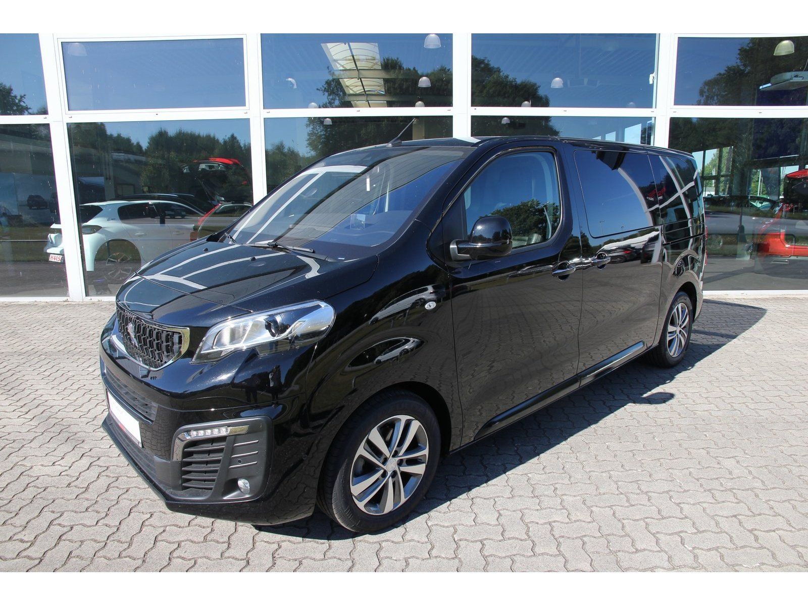 Peugeot Traveller L2 Business VIP HDi 180 EAT8 Navi AHK
