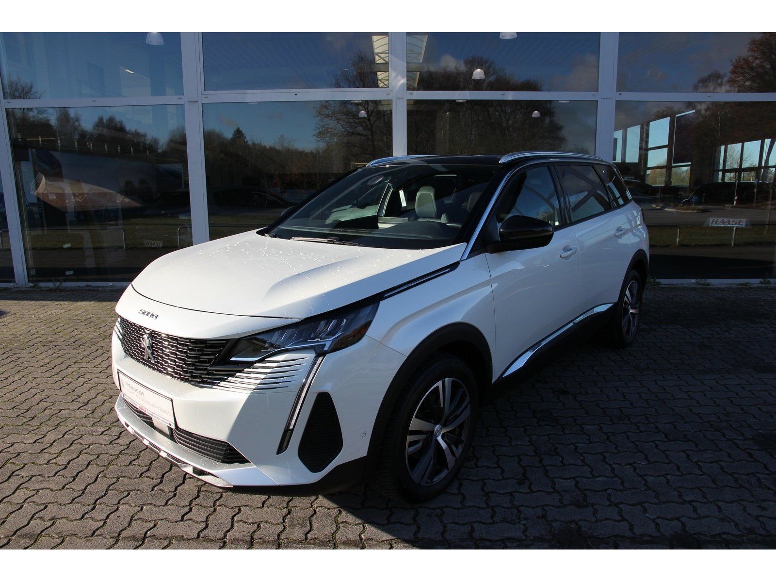 Peugeot 5008 Allure Pack PT 130 EAT8 7-Sitze Navi SHZ AC