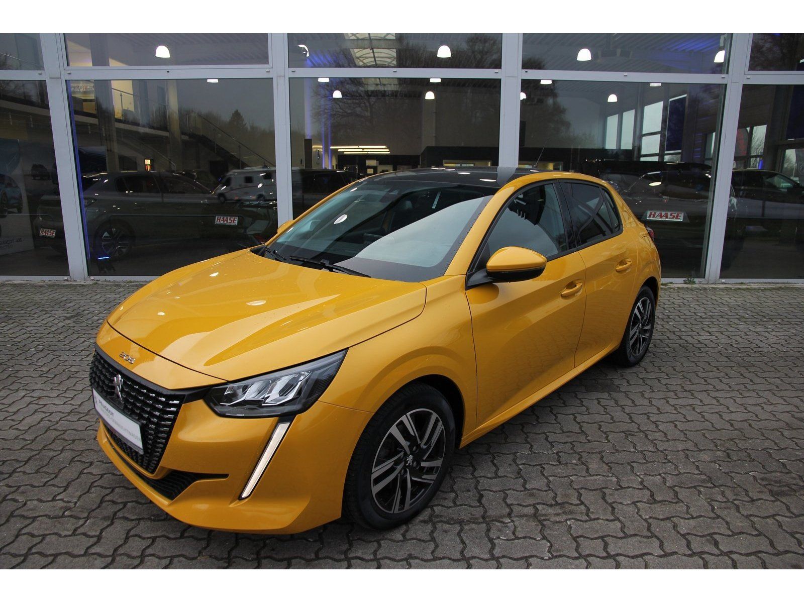 Peugeot 208 Allure PT 100 EAT8 Navi Glasd. RFK Carplay