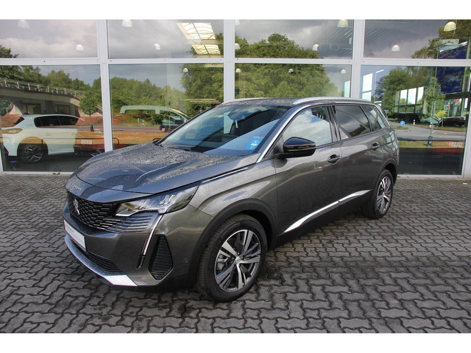 Peugeot 5008 Allure Pack PT 130 EAT8 7-Sitze Navi RFK