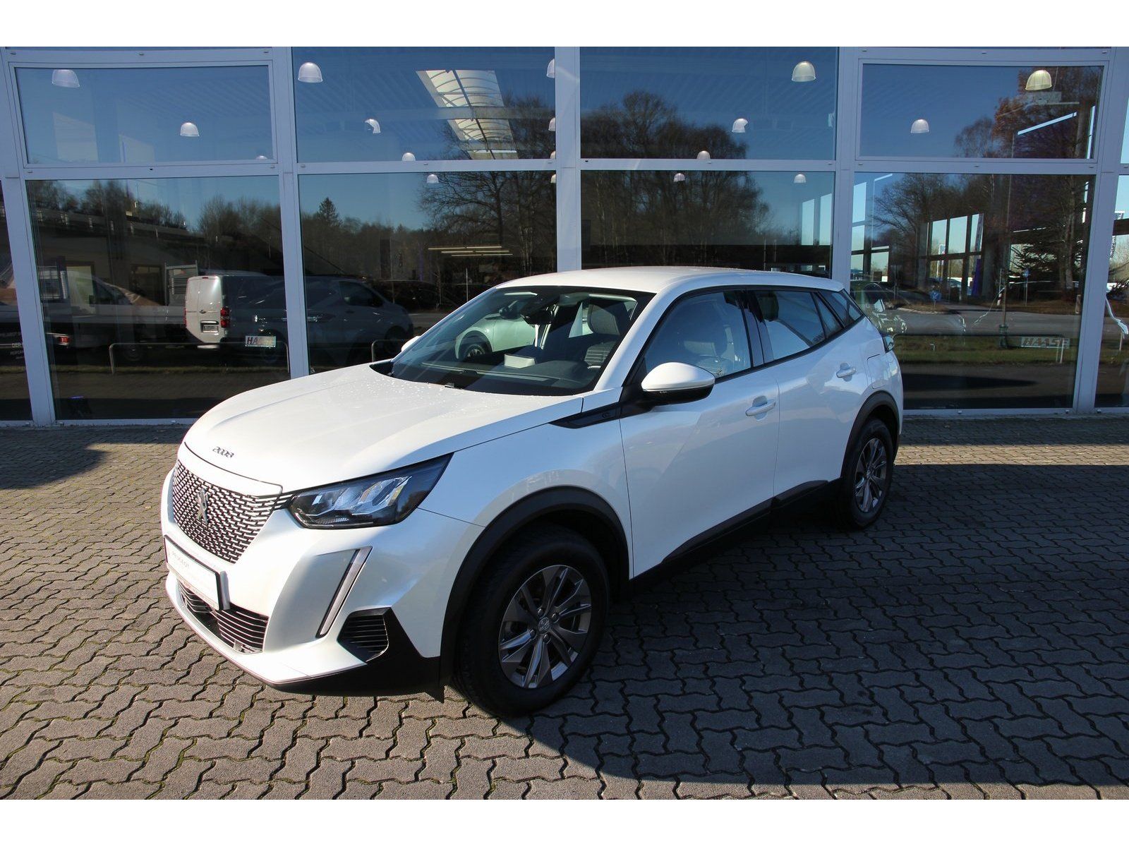 Peugeot 2008 (e-) Active Navi SHZ Kamera scheckheft